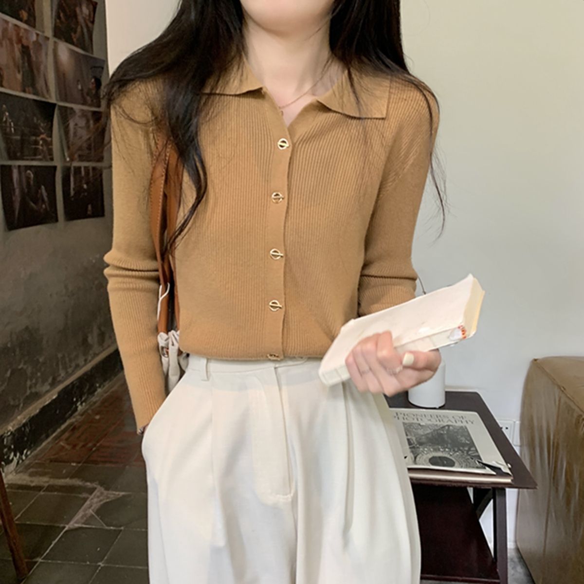Simple V-Neck Buttoned Knit Top - Stylish and Versatile, Elegant and Comfortable